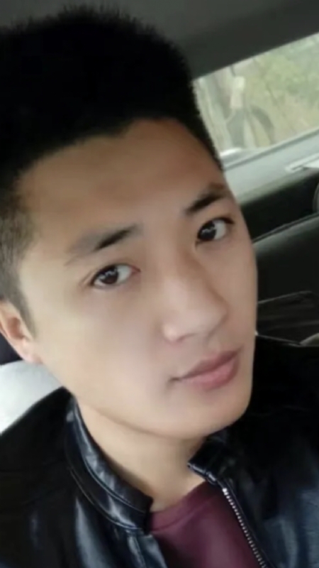 小汤米的第二张照片--绵阳闪婚服务中心